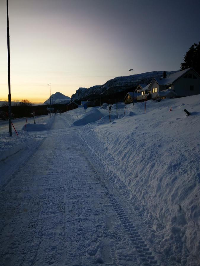 Lyngseidet Lyngen, Mackay Appartment, Lyngen מראה חיצוני תמונה